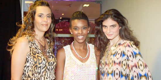 Camila Junqueira, Thaina Matias e Dani Barros em pose especial para as lentes da Insight 